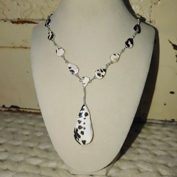 Dalmatian Mother of Pearl Necklace Wire Wrapped Teardrop Pendant 24 Inch Silver - Picture 8 of 12